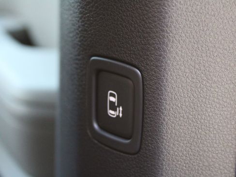 New 2026 Kia Carnival EX image 21