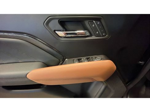 New 2026 GMC Canyon AT4 w/ AT4 Premium Package image 10