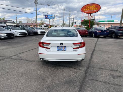 Used 2021 Honda Accord EX image 10