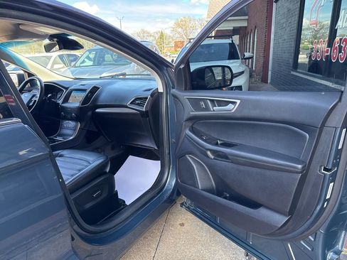 Used 2019 Ford Edge SEL w/ Equipment Group 201A image 38