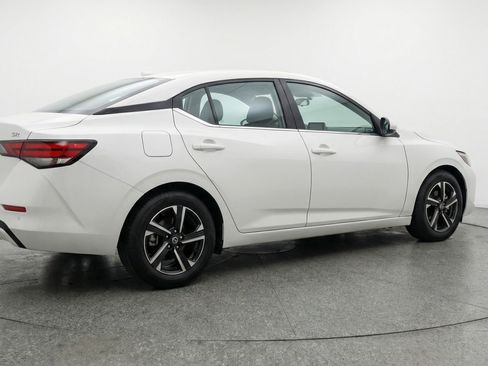 Used 2025 Nissan Sentra SV FWD image 9