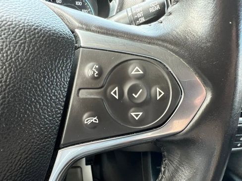 Used 2020 Chevrolet Traverse LT image 45