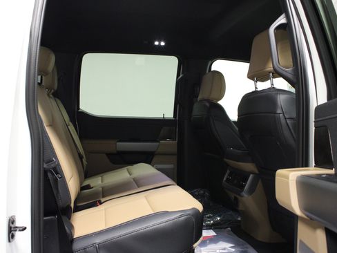 New 2026 Ford F250 Lariat w/ Lariat Premium Package AWD/4WD image 15