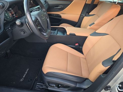 Used 2025 Lexus ES 350 w/ Premium Package FWD image 14