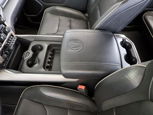 Used 2019 RAM 1500 Laramie AWD/4WD image 41