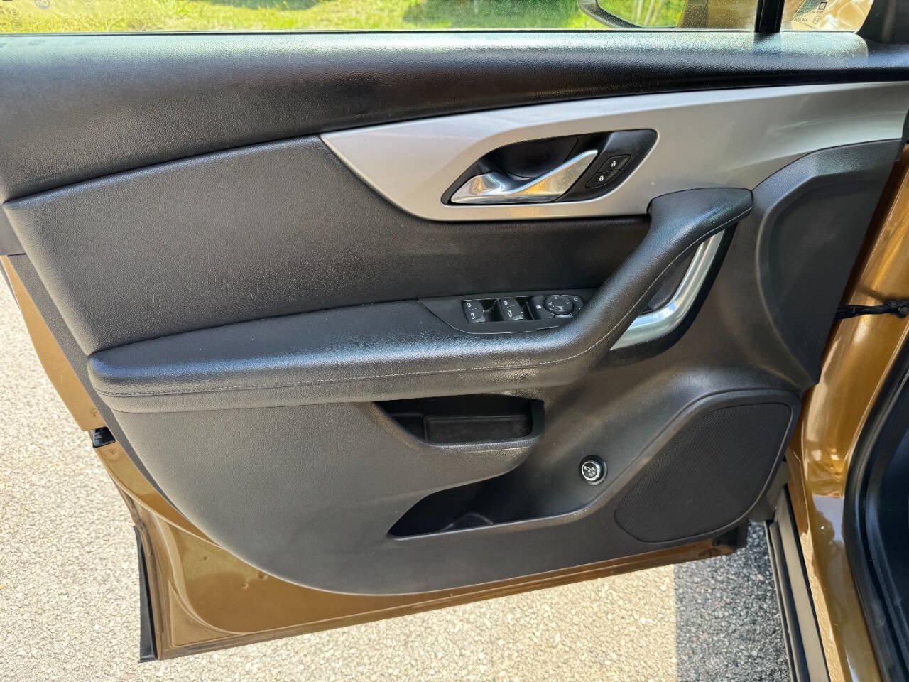 Used 2019 Chevrolet Blazer LT FWD image 38