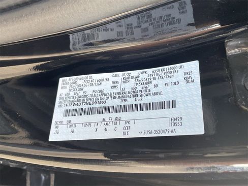 Certified 2022 Ford F450 Platinum w/ FX4 Off-Road Package image 32