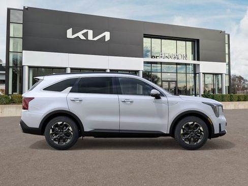 New 2026 Kia Sorento S FWD image 8