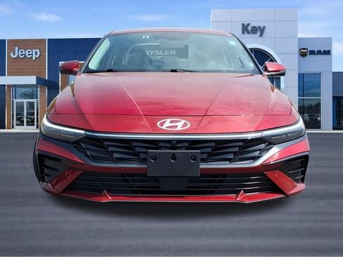 Used 2024 Hyundai Elantra Limited FWD image 7