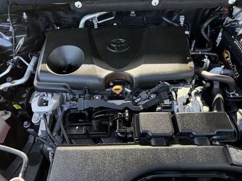 Used 2020 Toyota RAV4 XLE w/ Convenience Package FWD image 35