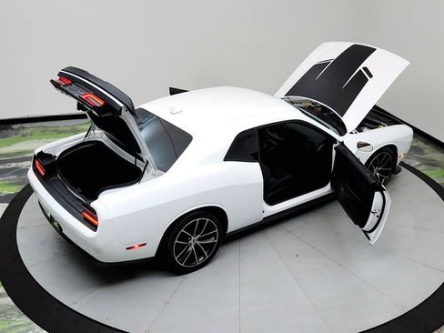Used 2018 Dodge Challenger R/T Scat Pack RWD image 35