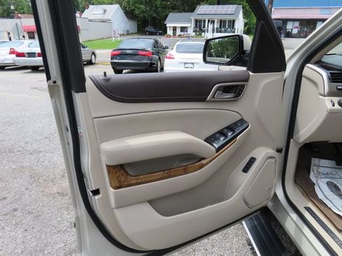 Used 2015 GMC Yukon Denali w/ Premium Package AWD/4WD image 17