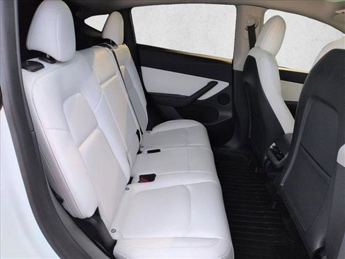 Used 2022 Tesla Model Y Performance image 21