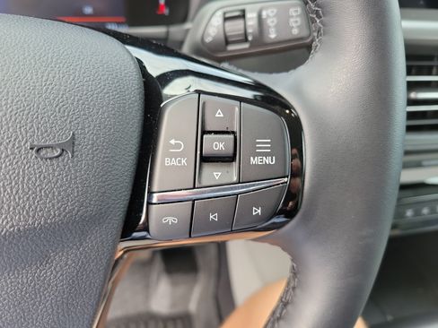 Used 2026 Ford Escape Active w/ Tech Pack #1 FWD image 22