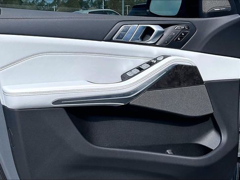 Used 2026 BMW X7 xDrive40i w/ Executive Package image 24