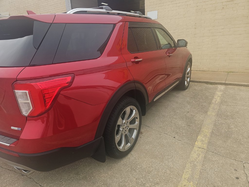 Used 2020 Ford Explorer Platinum w/ Premium Technology Package AWD/4WD image 3