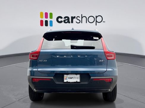 Used 2025 Volvo XC40 B5 Plus AWD/4WD image 4