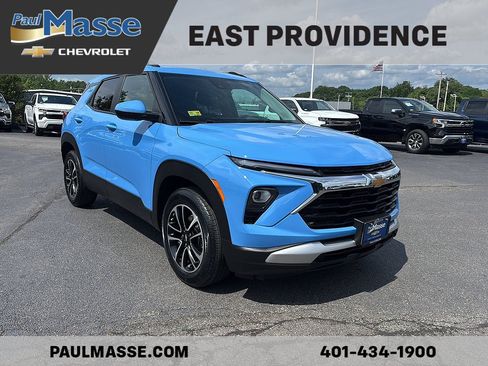 Certified 2024 Chevrolet TrailBlazer LT w/ LT Cold Weather Package FWD image 3