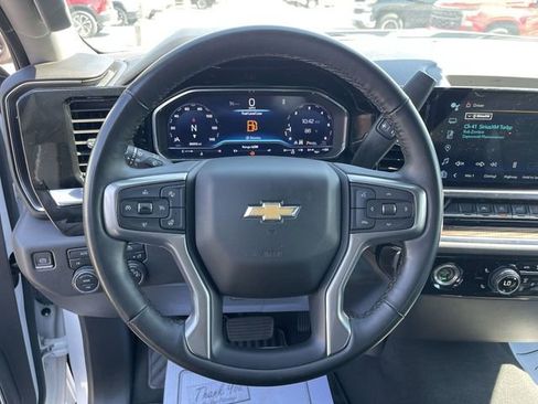 Used 2024 Chevrolet Silverado 1500 LT AWD/4WD image 14