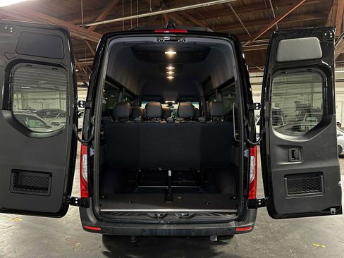 Used 2025 Mercedes-Benz Sprinter 2500 image 17