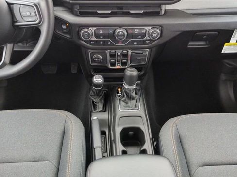 New 2026 Jeep Gladiator Sport image 18