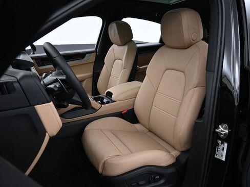 New 2026 Porsche Cayenne Coupe AWD/4WD image 5