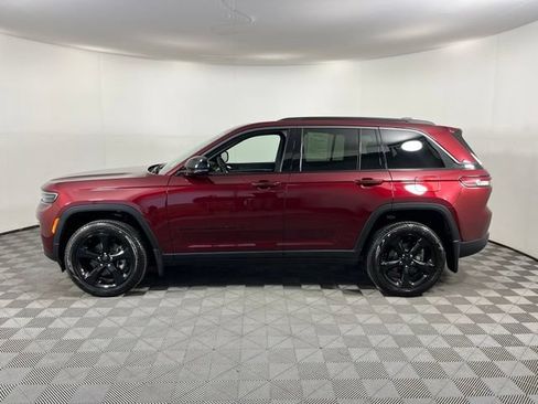 Used 2026 Jeep Grand Cherokee Limited w/ Limited Altitude Package AWD/4WD image 4