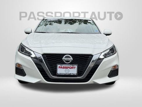 Certified 2021 Nissan Altima 2.5 SV w/ SV Premium Package FWD image 2