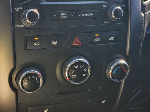 Used 2013 Kia Sorento LX w/ Convenience Pkg image 21