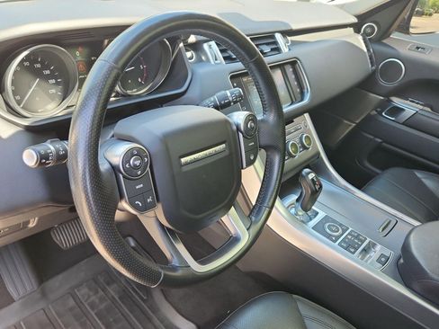 Used 2016 Land Rover Range Rover Sport SE AWD/4WD image 4