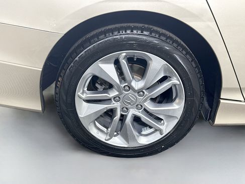 Used 2019 Honda Accord LX image 33