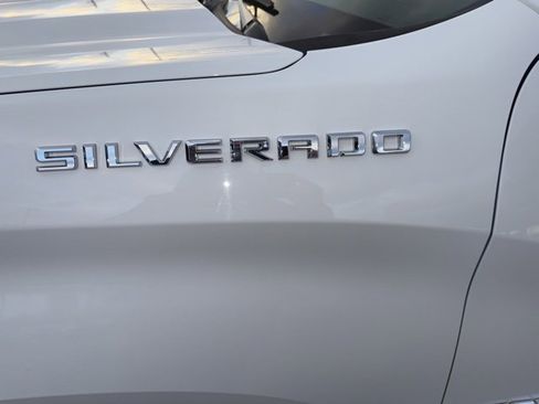 Used 2019 Chevrolet Silverado 1500 LT w/ Texas Edition image 9