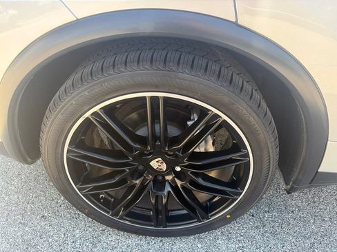 Used 2013 Porsche Cayenne S AWD/4WD image 7