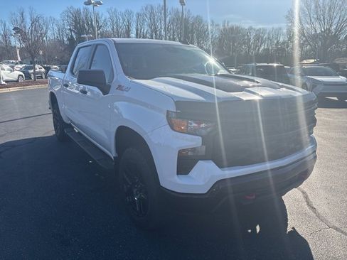 Used 2022 Chevrolet Silverado 1500 Custom Trail Boss w/ LPO, Dark Essentials Package image 3