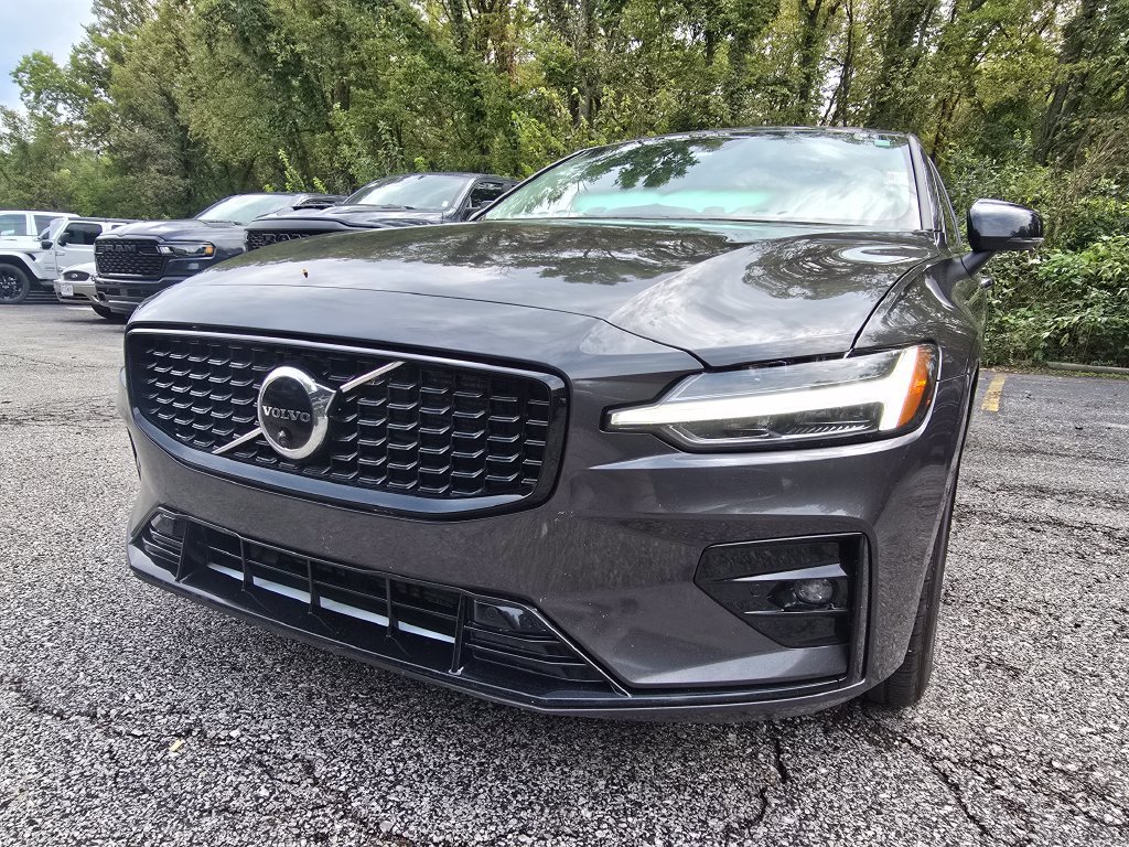 Used 2023 Volvo S60 B5 Plus FWD image 12