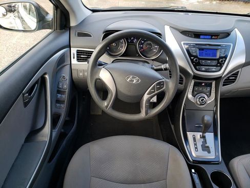Used 2013 Hyundai Elantra GLS image 19