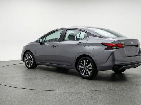 Used 2025 Nissan Versa SV image 6