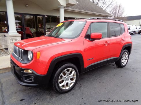 Used 2018 Jeep Renegade Latitude image 1