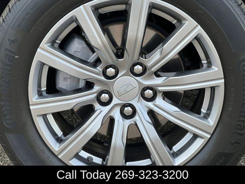 Used 2022 Cadillac XT4 Premium Luxury w/ Enhanced Visibility Package image 8