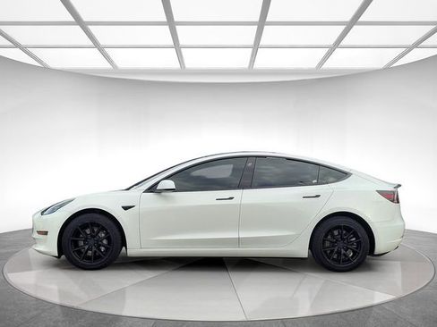 Used 2022 Tesla Model 3 Long Range image 8