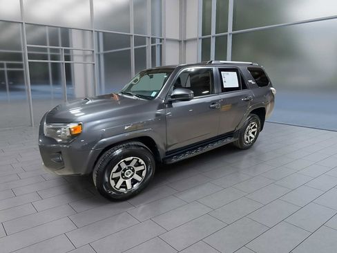 Used 2017 Toyota 4Runner TRD Off-Road image 4