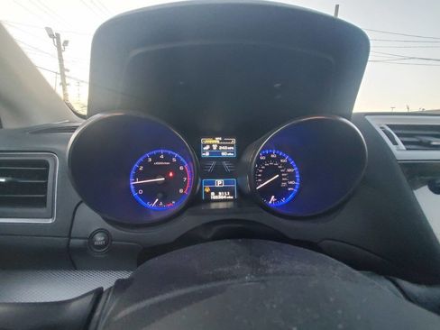 Used 2017 Subaru Outback 2.5i Premium image 16