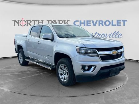 Used 2016 Chevrolet Colorado LT w/ LT Convenience Package RWD image 3