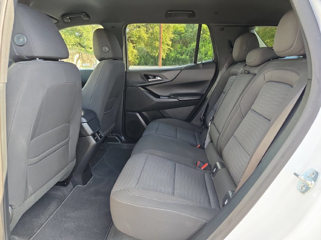 Used 2026 Chevrolet Equinox LT FWD image 28