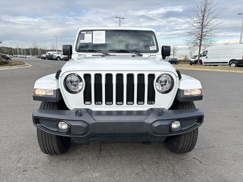 Used 2020 Jeep Wrangler Unlimited Sahara image 3
