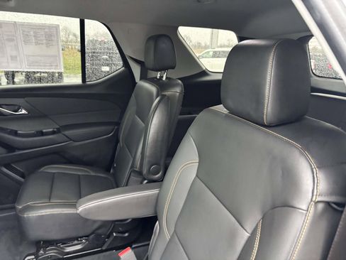 Used 2021 Chevrolet Traverse RS image 29