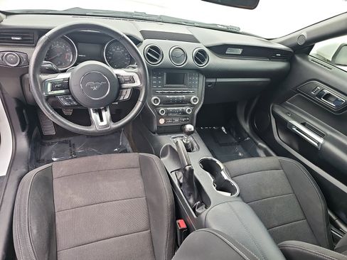 Used 2017 Ford Mustang Convertible RWD image 9
