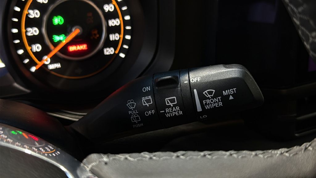Used 2025 Jeep Wrangler Unlimited Sahara AWD/4WD image 34