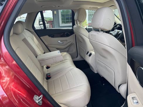 Used 2019 Mercedes-Benz GLC 300 4MATIC image 15