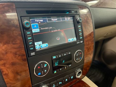 Used 2007 Chevrolet Tahoe LTZ w/ LTZ Preferred Equipment Group AWD/4WD image 15